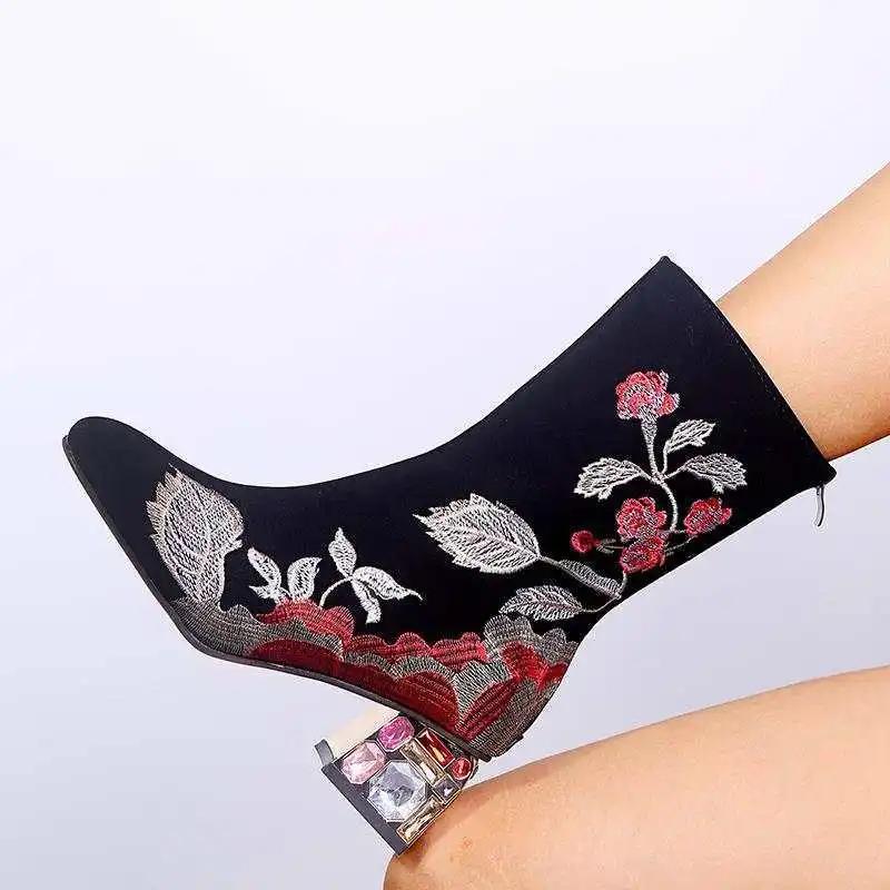 Fashion New 2025 Fashion Winter Women Boots Embroidered Mid Calf Plush Motorcycle Boots Zipper Square Heel Warm Ladies Botas Mujer Yu89