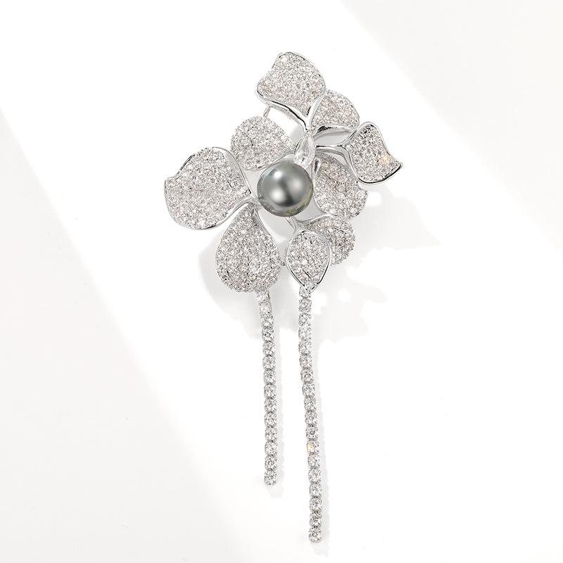 

Элегантная вечерняя брошь Thousand Clan с кисточкой, цирконом и жемчугом
