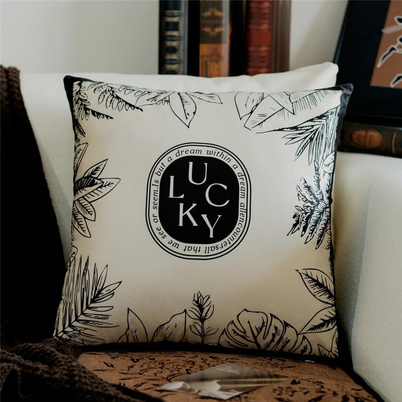 

Black and White Classic Pattern Pillow Modern Minimalist Cushion Suitable for Living Room Sofa Bedroom Bedside Office Chair Car Seat Decoration Mats 45*45cm pillow cover 1pcs