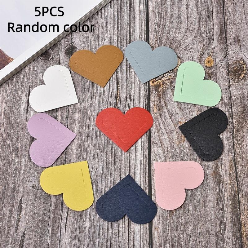 

5PCS Random color Heart Shaped PU Leather Bookmark Colorful Double Sided Tablet Gift for Book Lovers Readers and Diary Lovers