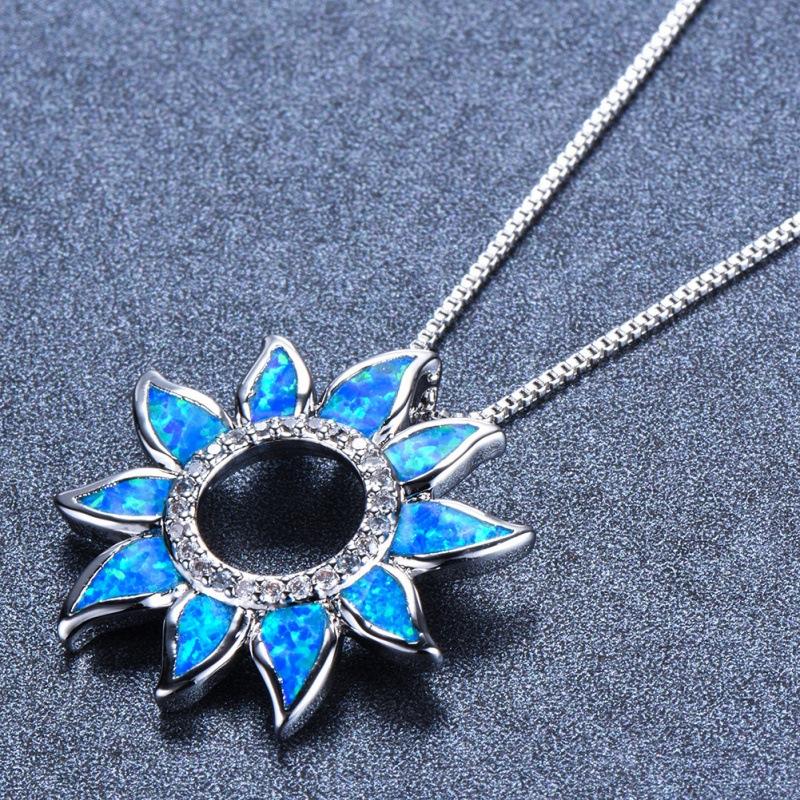 

New non-fading sweater chain sunflower pendant necklace women s wind versatile collarbone chain