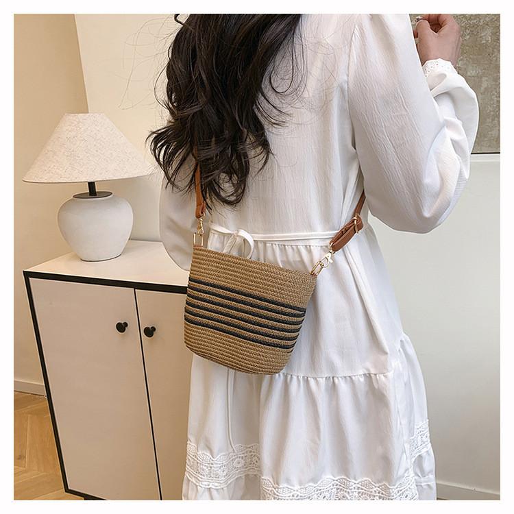 IELGY Mori Series Vacation Messenger Bag Beach Shoulder Tote Straw Bag
