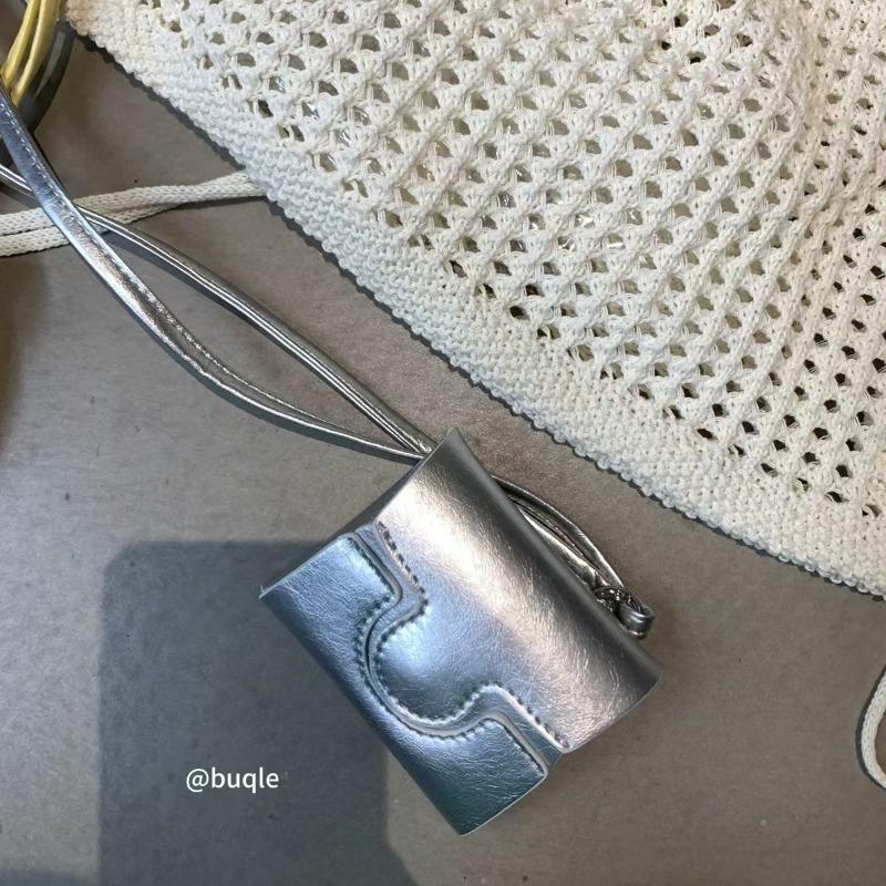 

Multi-color neck small square bag niche design retro mini change card bag earphone key port red envelope серебряный