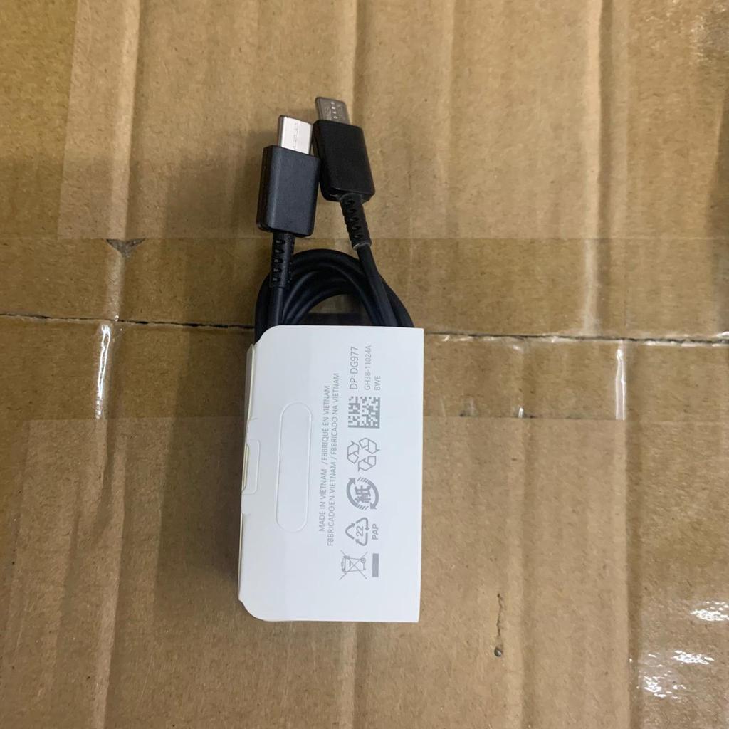 Compatible with Samsung PD25W US/UK Super Fast Charger for S23 and S22 Models, includes Australian Fast Charging Head.
