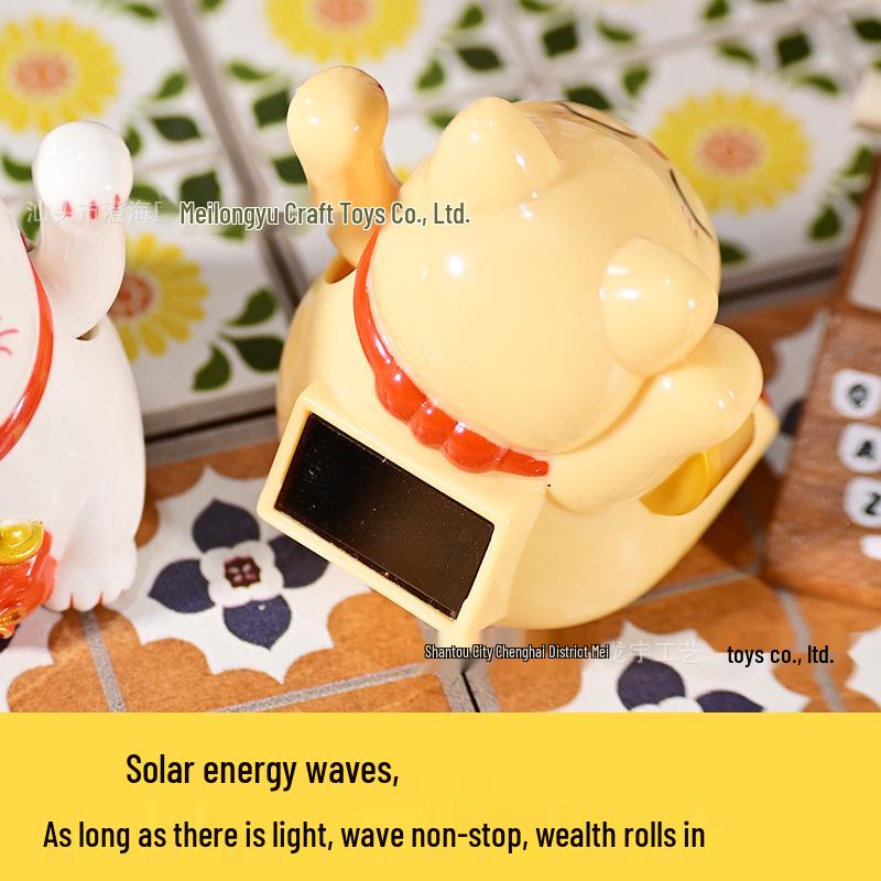 2-Inch Solar-Powered Golden Lucky Cat Waving Ornament for Desktop Decor