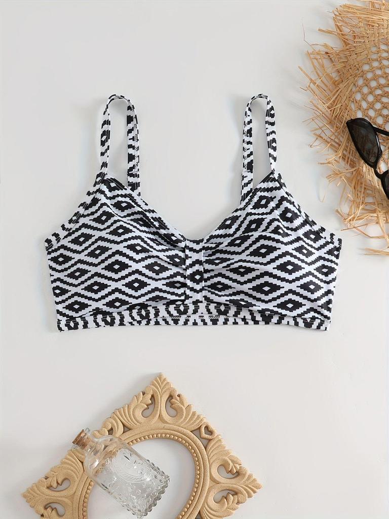 2026 European & American Women's Sexy Bikini Top - New Summer Style for Vacation & Hot Springs