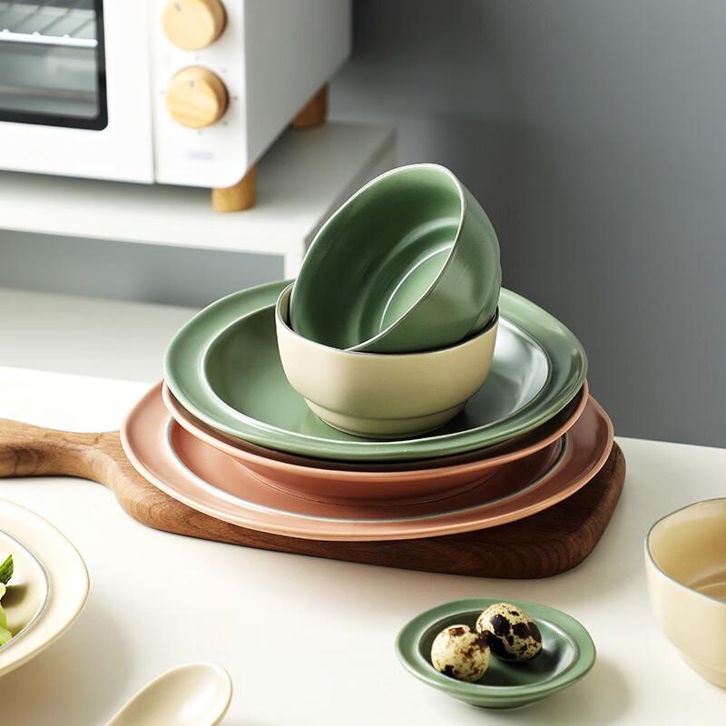 European Ceramic Dinnerware Set