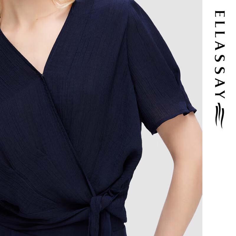 ELLASSAY Women's V-Neck Slim-Fit Blouse