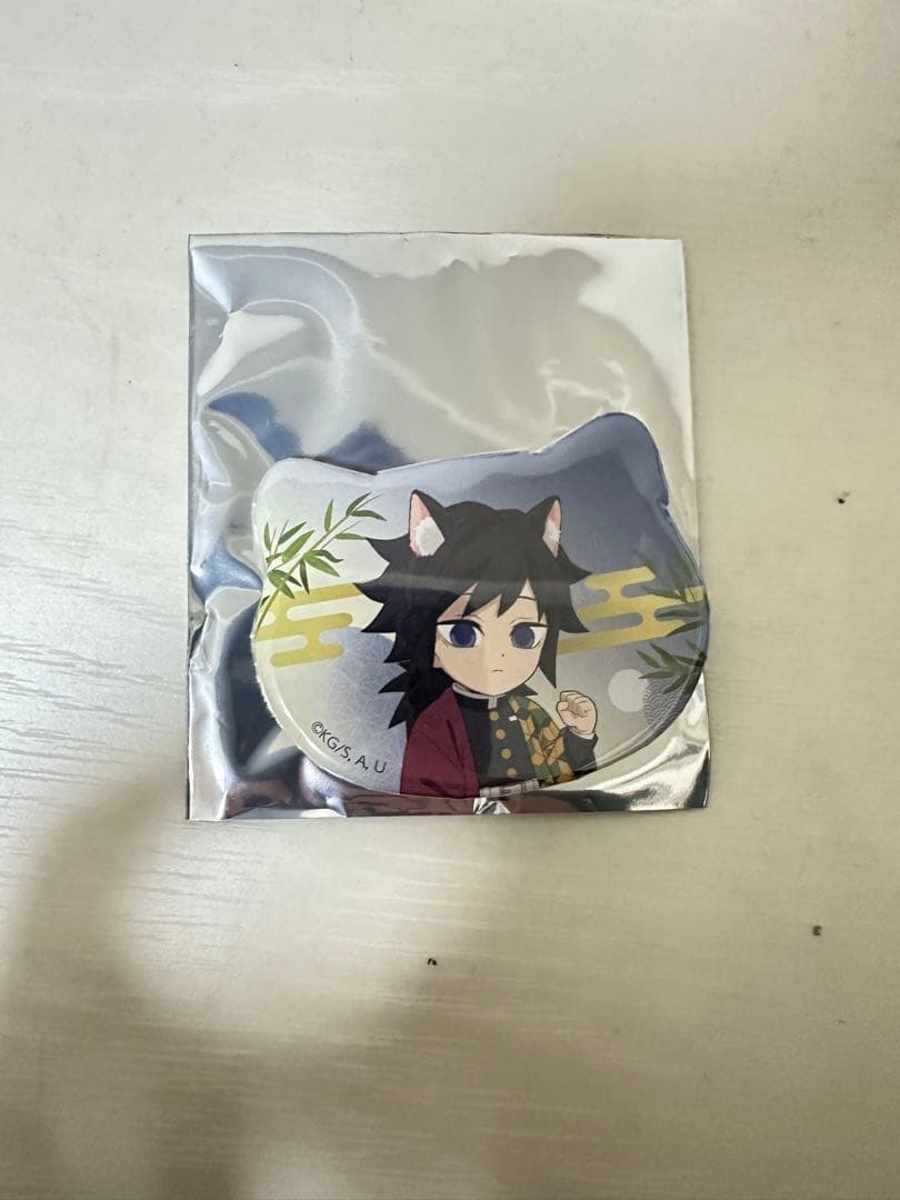 

[USED] Demon Slayer: Kimetsu no Yaiba Nanja Town Mini Game Special Mission Prize Cat-Shaped Can Badge Tomioka Giyuu 1