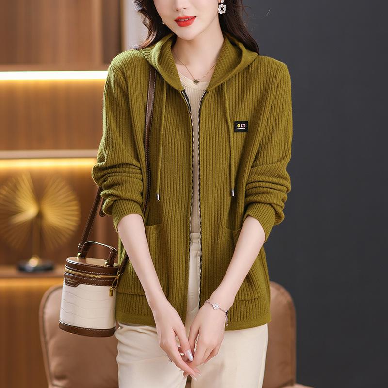 Middle-aged women's hooded zipper knitted jacket women's cardigan short pocket autumn new loose large size