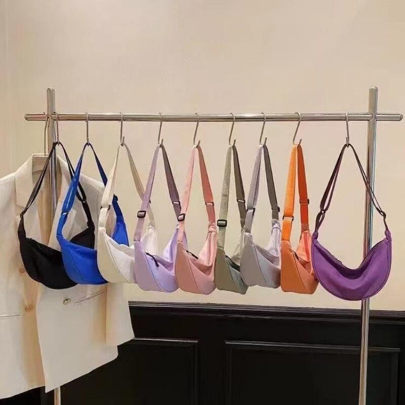 Nylon messenger bag women's new trendy dumpling bag light sports wind messenger bag shoulder bag armpit bag