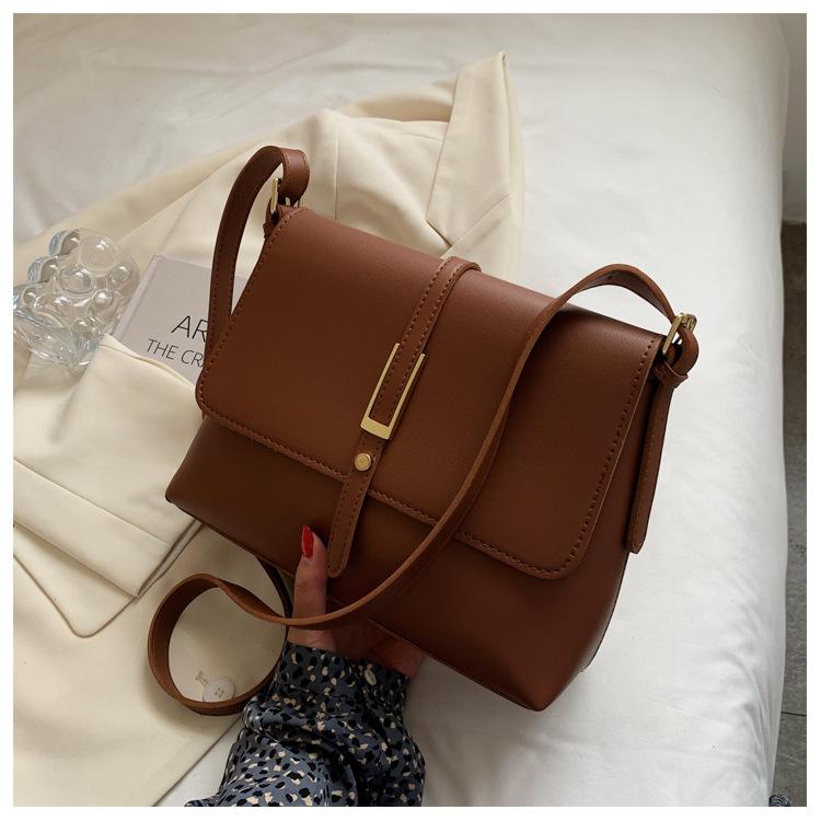 Retro fashion simple big bag women 2025 new trendy temperament shoulder underarm bag autumn and winter popular messenger bag