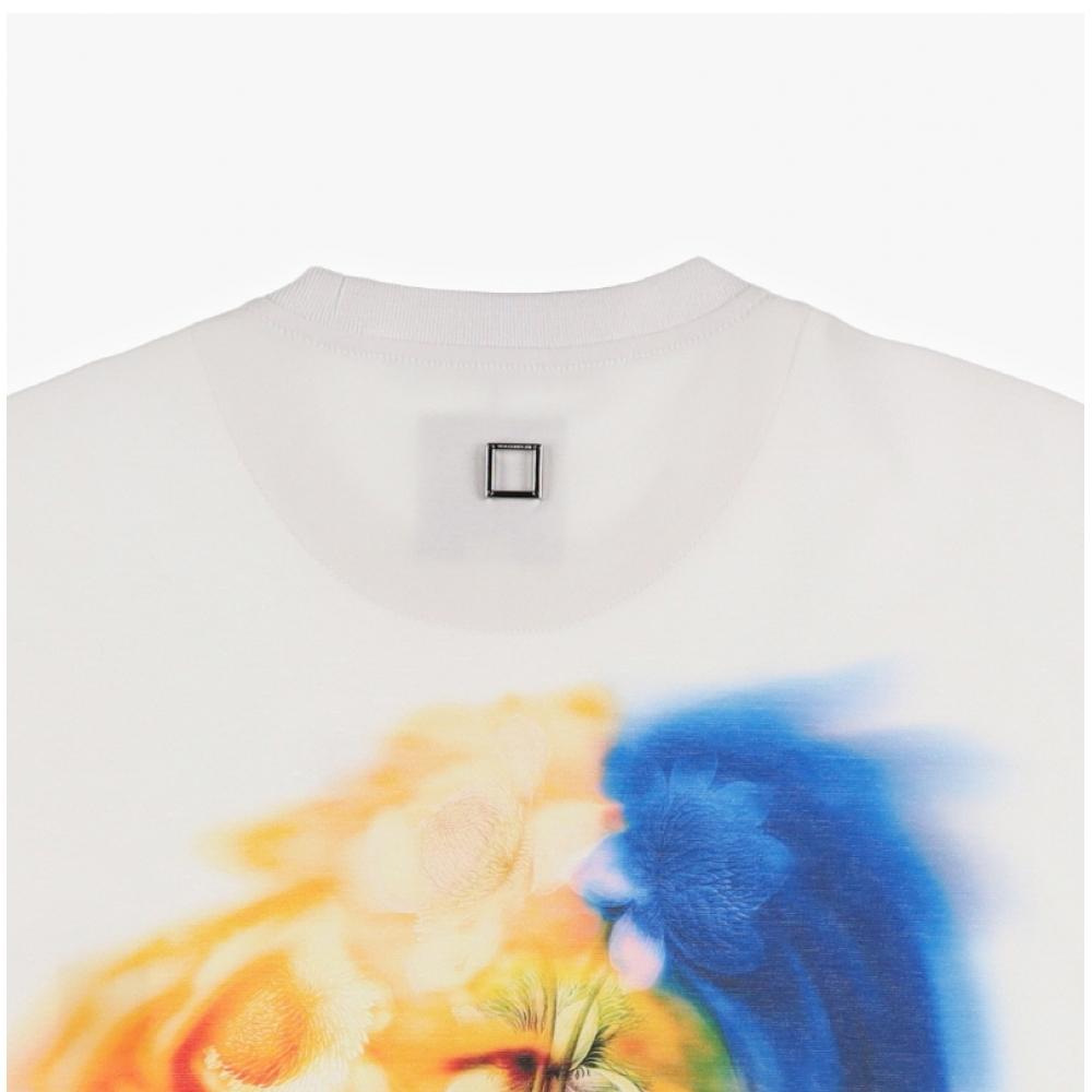 Woo Yeong Mi W243tS06 714w T-shirt Homme à Manches Courtes avec Logo Arrière Fleur Balancée