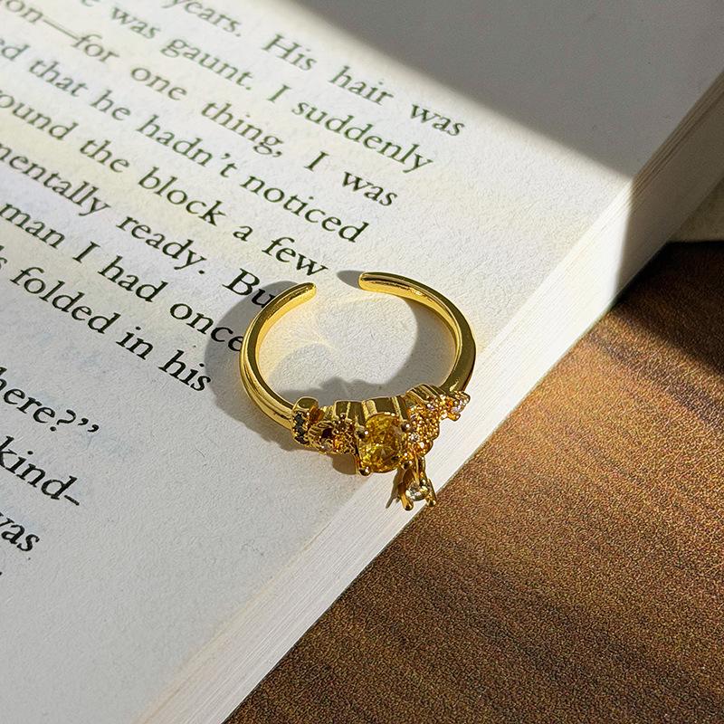 Light Luxury Yellow Colored Treasure Zir*****Pen Ring Elegant Exquisite Bow Crown Stacked Ring
