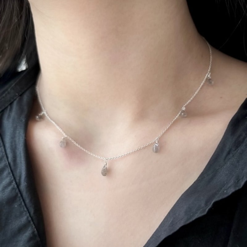 

SUZURAN dewdrops silver necklace_labradorite Dewdrop Labradorite Gemstone Silver Necklace 40cm