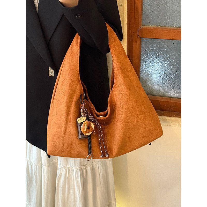 Tote Bag Women's Large Capacity Commuter Shoulder Bag with High-end Style and Versatile Design for The Underarm Area