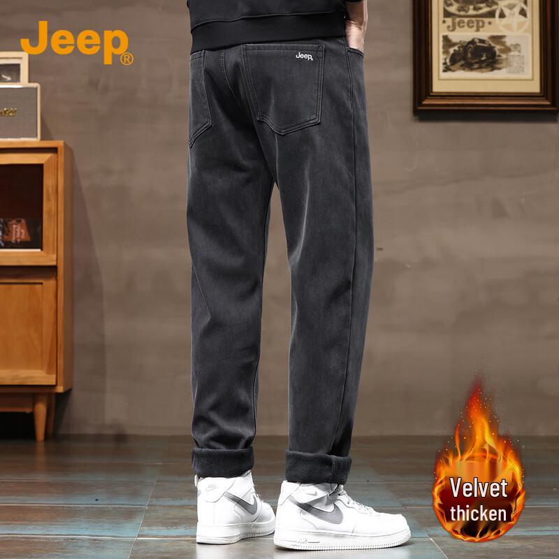 JEEP Men s Fleece-lined Straight-Fit Black Jeans 32