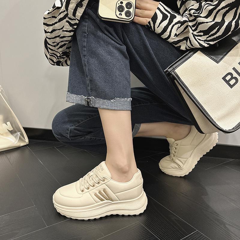 Soft-soled Bread Shoes Women's 2025 New Autumn Women's Shoes Casual Sports Shoes Popular Versatile Thick-soled White Shoes Spot