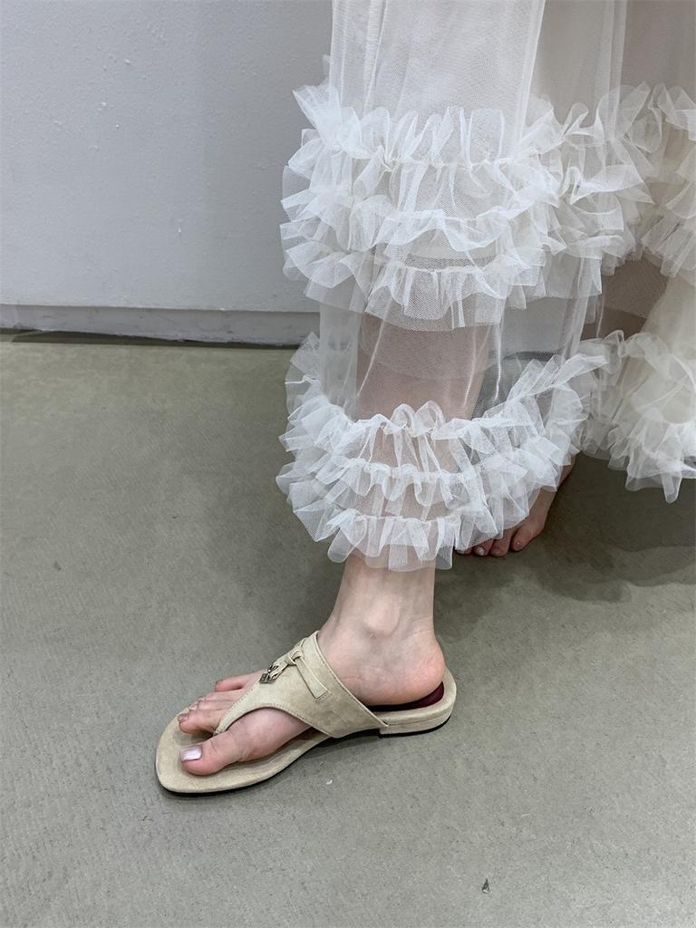 2025 new high-end LP summer retro sheep king leather thin strap flat-soled slippers shoes women's toe lock pendant flip-flops