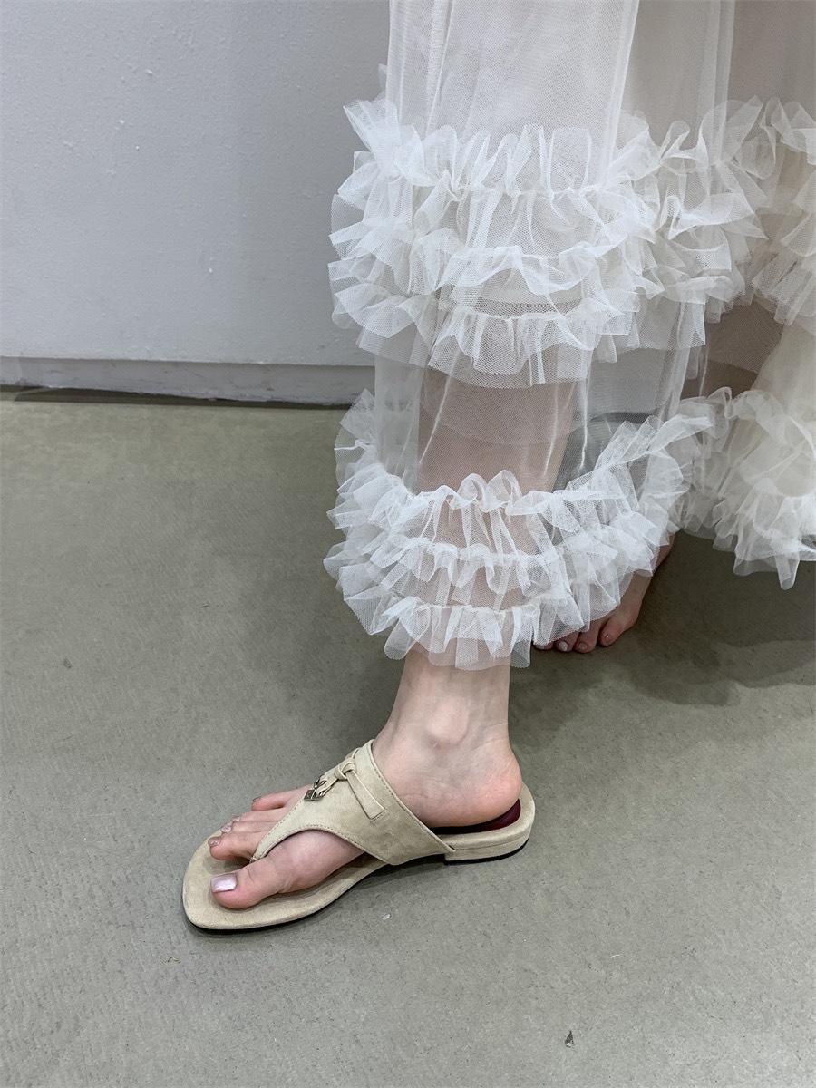 

2025 новые высококачественные летние ретро шлепанцы на плоской подошве с тонкими ремешками из овчины, с подвеской-фиксатором для пальца, женские шлепанцы 40 абрикосовый