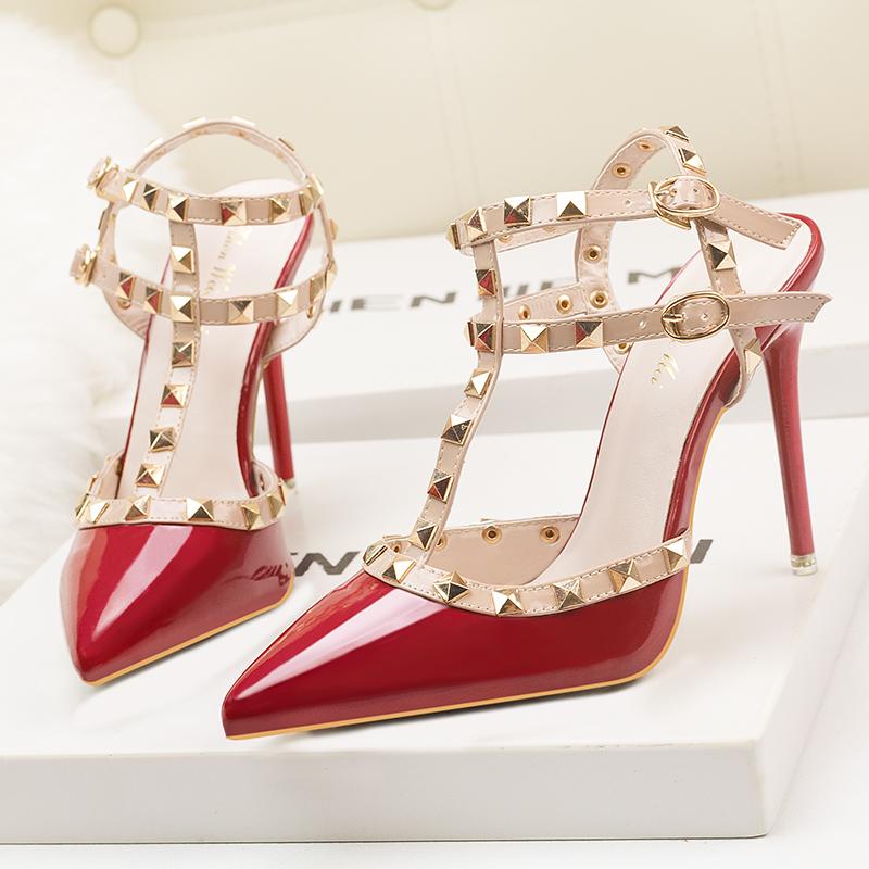 Fashion Fashion Sexy Women's Stiletto Heels Pointed Toe Shoes with Rivet Cutout Two-Strap Design Ladies Shallow Mouth Zapatos Mujer