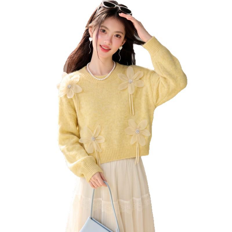 Soft 2026 Autumn Women's Round Neck Sweater with 3D Floral Design