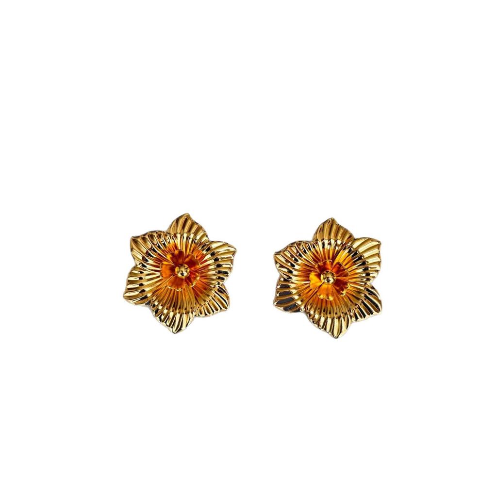European Retro Flower Stud Earrings - Luxurious & Fashionable Metal Accessories for Women