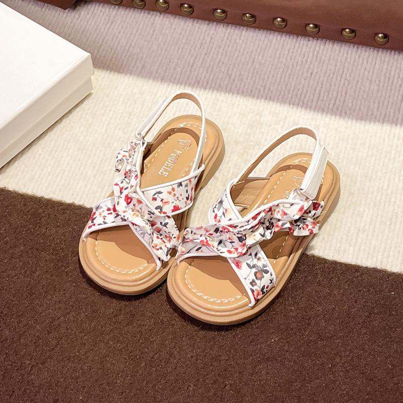 

Детские сандалии для девочек модные с цветочным принтом туфли принцессы 2025 лето новая коллекция для девочек в иностранном стиле пляжная обувь сандалии на мягкой подошве 26-30 yards, 5 pairs in one hand белый