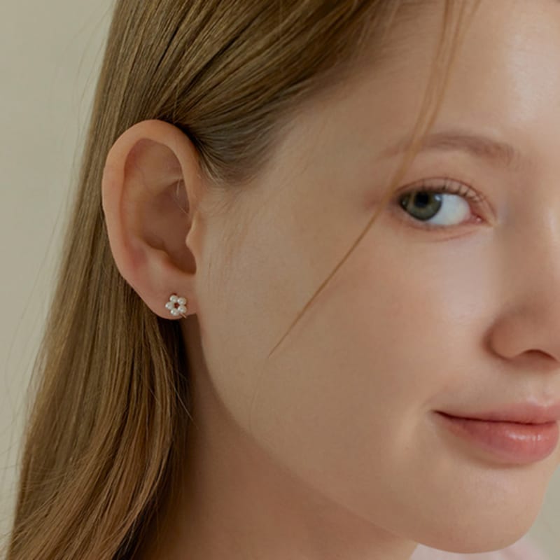 Lewe Pearl flower one-touch earring