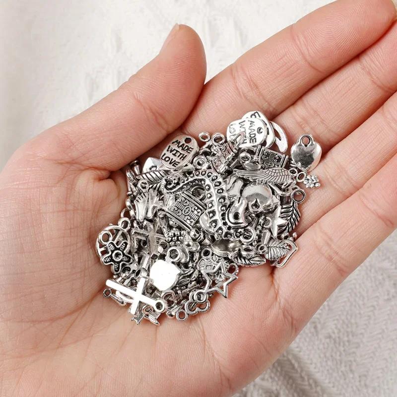 100pcs Mixed Small Random Pendant Animals Charms Beads for Jewelry Making Bracelet DIY Earrings Necklace DIY Craft Art Charm