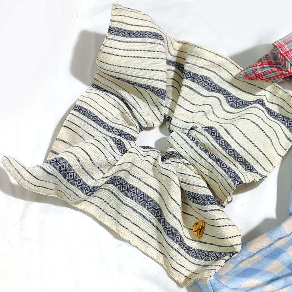 1 piece of striped square heart-shaped headband with large intestine headband, female niche design, square headband temperament