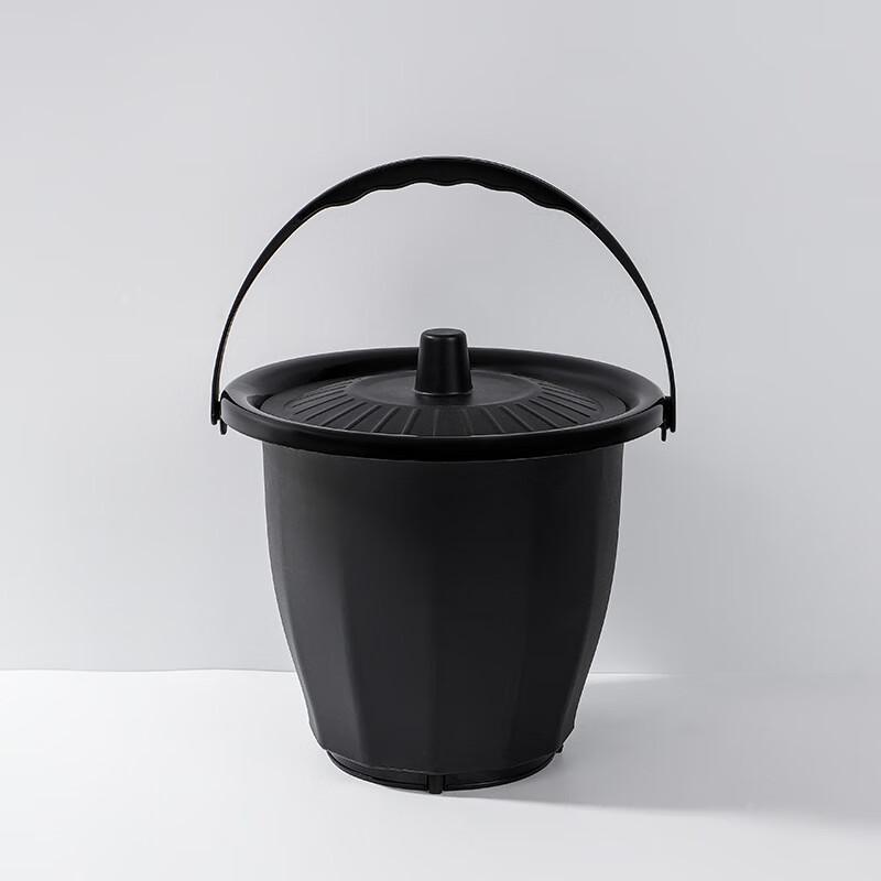 

Portable Plastic Potty Urinal with Lid and Brush