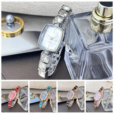 Bracelet Mode Alliage Incrusté de Diamants Petite Montre Sucre Colorée Quartz Forme Carrée Bracelet Montre Bijoux