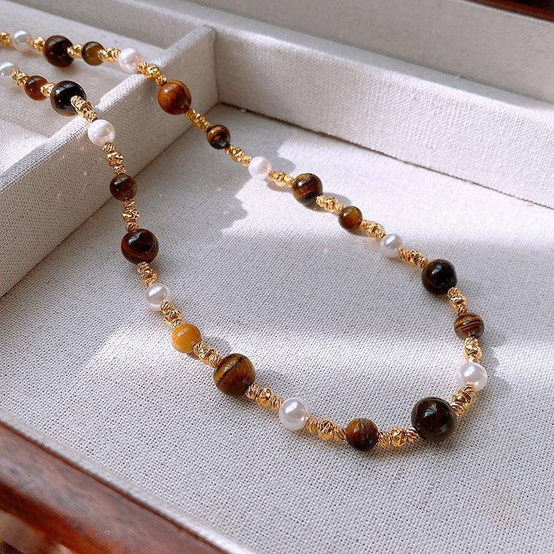 Gold-Plated Natural Pearl Necklace: Elegant Clavicle Chain with Retro High-End Style for Women
