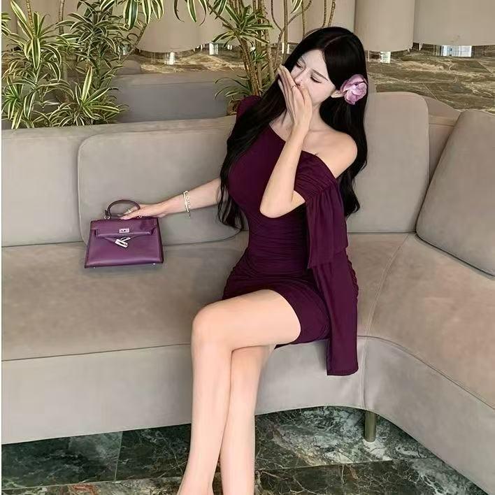 Asymmetrical Off-Shoulder Dress: Women's Summer Ribbon Short Sleeve Slimming Bodycon Mini