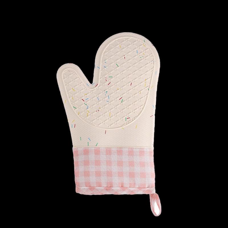 Qingxi Pink Checkered Thickened Oven Mitt Pair