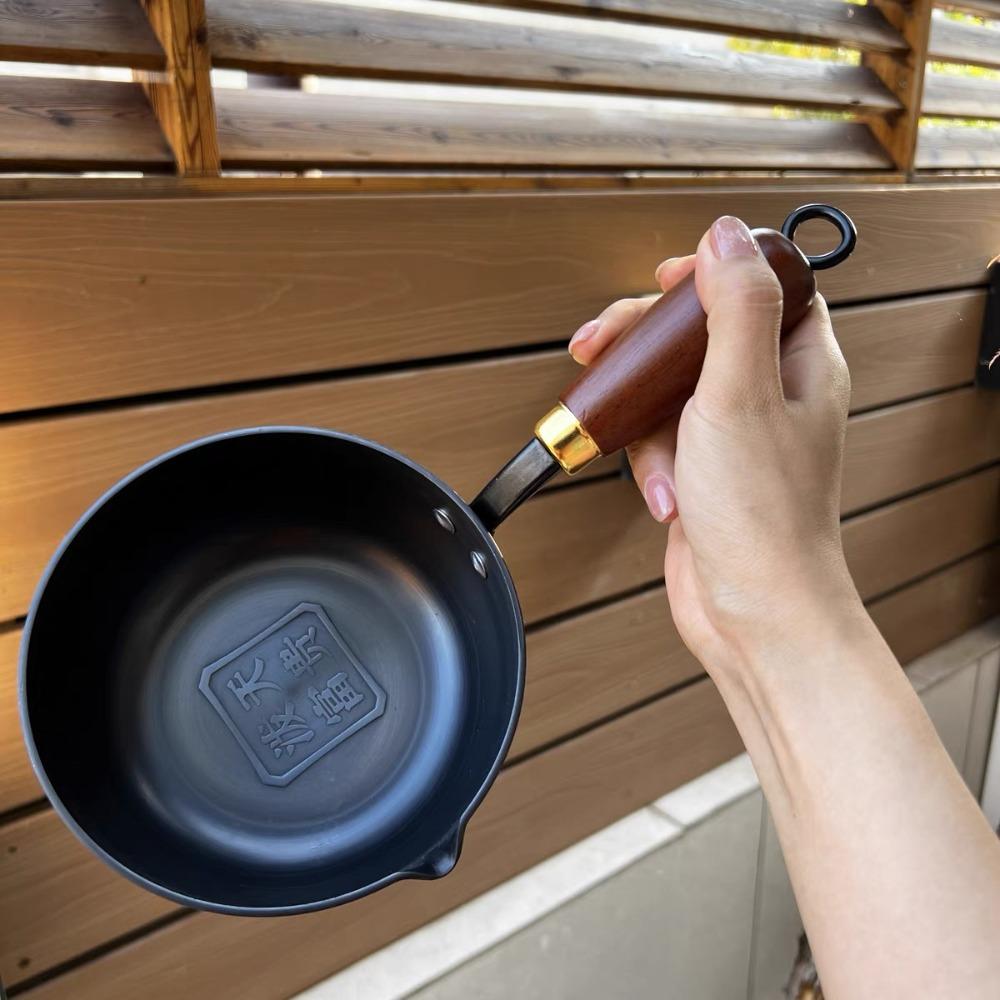 Uncoated Oil Splashing Pot Wooden Handle Omelette Pan Universal Butter Melting Pot  Stove