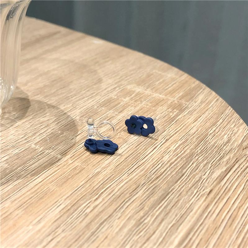 

Трендовые серьги-пусеты с цветами 2024: Женские клипсы для ушей без прокола, простые и элегантные