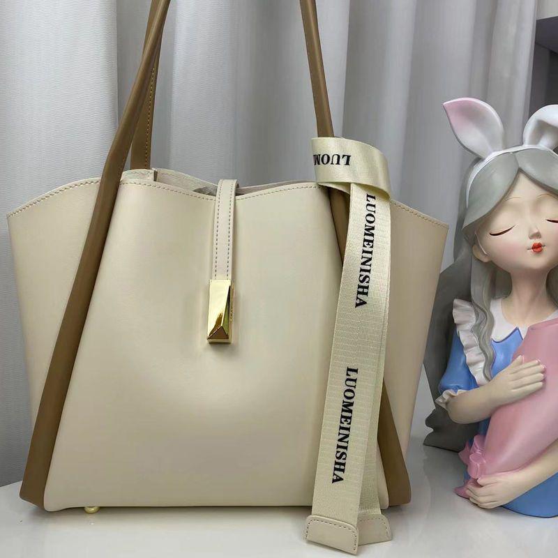 

2025 Stylish Mother-and-Child Tote: Large Capacity, Versatile, Single Shoulder & Handheld Fashion Bucket Bag