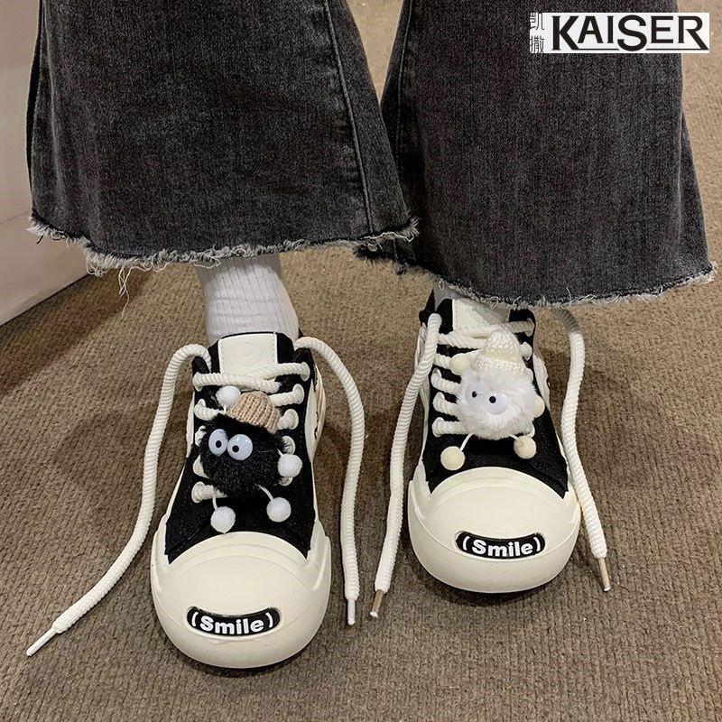 Niche original cute big head ugly cute board shoes women's 2025 new autumn versatile open smile casual little white shoes
