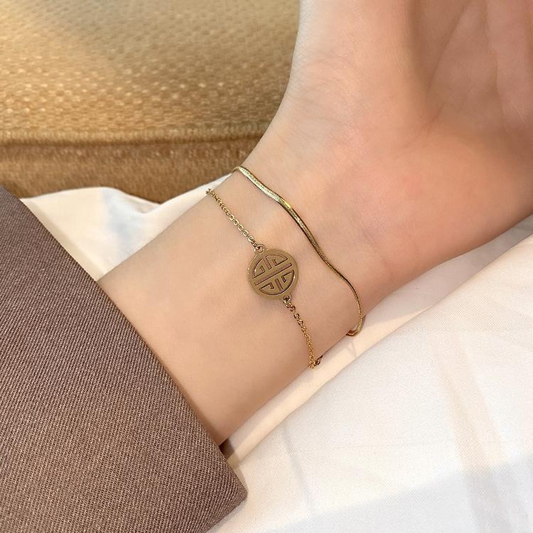 Retro Double Layer Racquet Fu Hang Tag Bracelet for Women's Instagram, Small and Luxury Design, Exquisite and Simple Personalized Handicraft