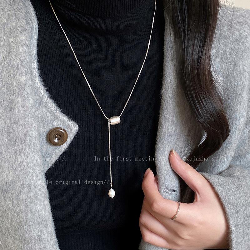 Silver Brushed Love Heart Necklace: Korean Minimalist Style, Autumn/Winter Exquisite Sweater Chain