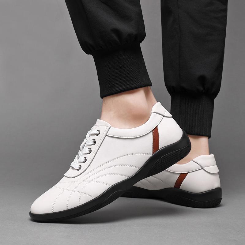 Andningsbara sneakers för män Sommar Nya Casual Läderskor Män Lättviktiga Skateboardskor för Män Klassiska Snörskor för Män