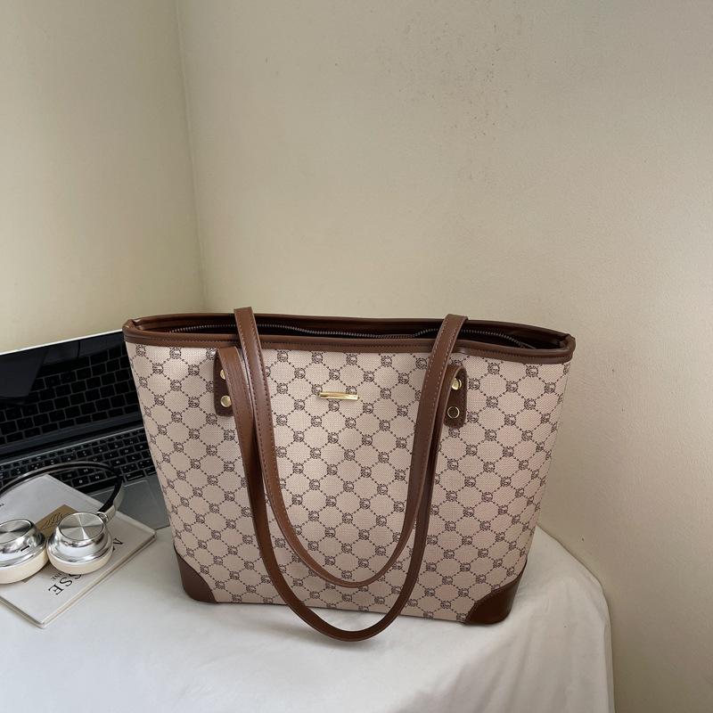 

Повседневная сумка-тоут высокой стоимости женская 2025 новая ручная сумка для поездок на работу модная для выхода в свет большая вместительная сумка через плечо хаки