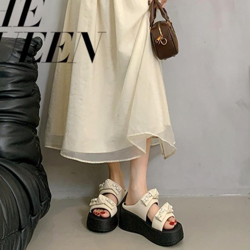 New Summer Super Thick-soled Cool Slippers Princess Style Pearl Women Wear One-word Beach Shoes Are Beautiful