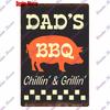Pancarte Métallique Rétro pour Fête Barbecue Zone BBQ des Papas Temps de Grillade Affiche Décoration Murale pour Bar Pub Cuisine Maison WY