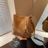 New Retro Bucket Bag Fashionable Foreign Texture Small Bag Women's 2025 Spring Niche Design Commuter Messenger Bag