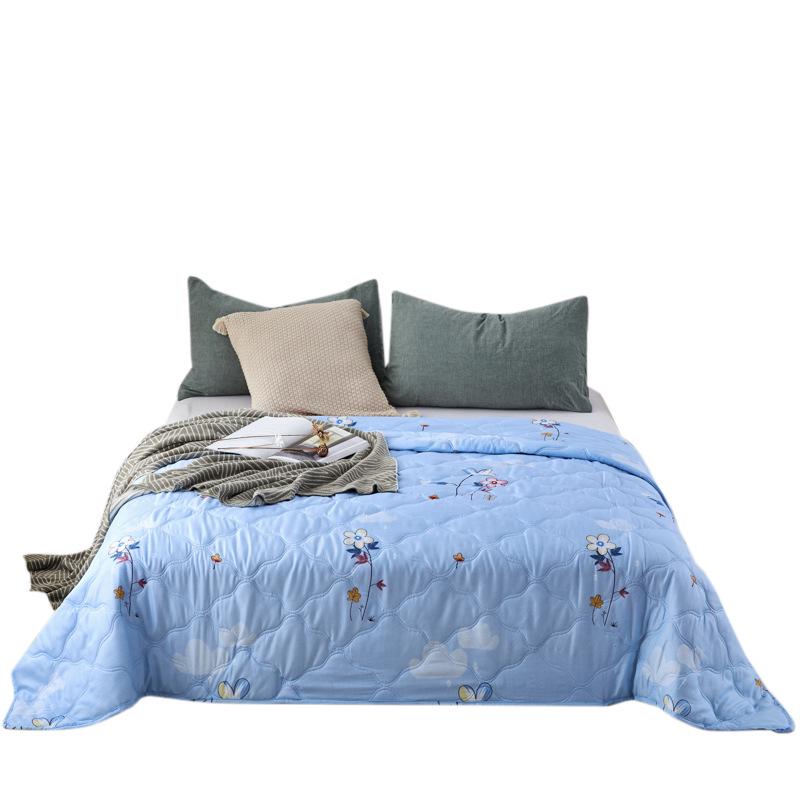 Ultrasonic Embossed Diamond Velvet Summer Quilt – Lightweight and Cool Gift Quilt