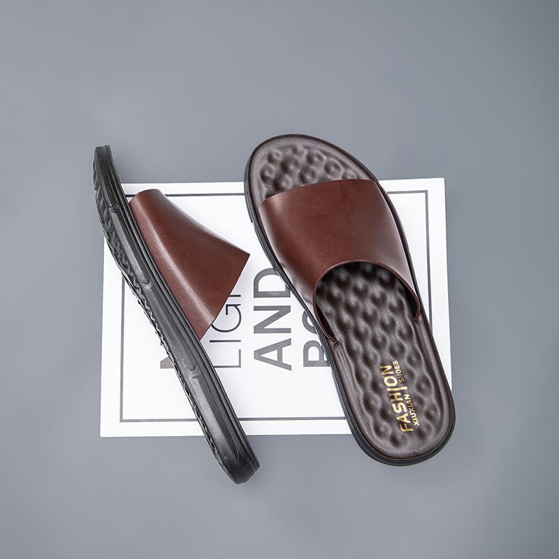 2025Summer Men's Slippers Lightweight PU Soft Leather Slippers Casual Peep Toe Beach Shoes for Men Non Slip Flat Slippers Slides