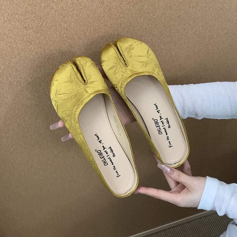 Fashion Strange Toe Fashion Silk Ladies Flats Slippers Shoes Sandals Female Shallow Footwear Flats Slippers Shoes For Women Mules